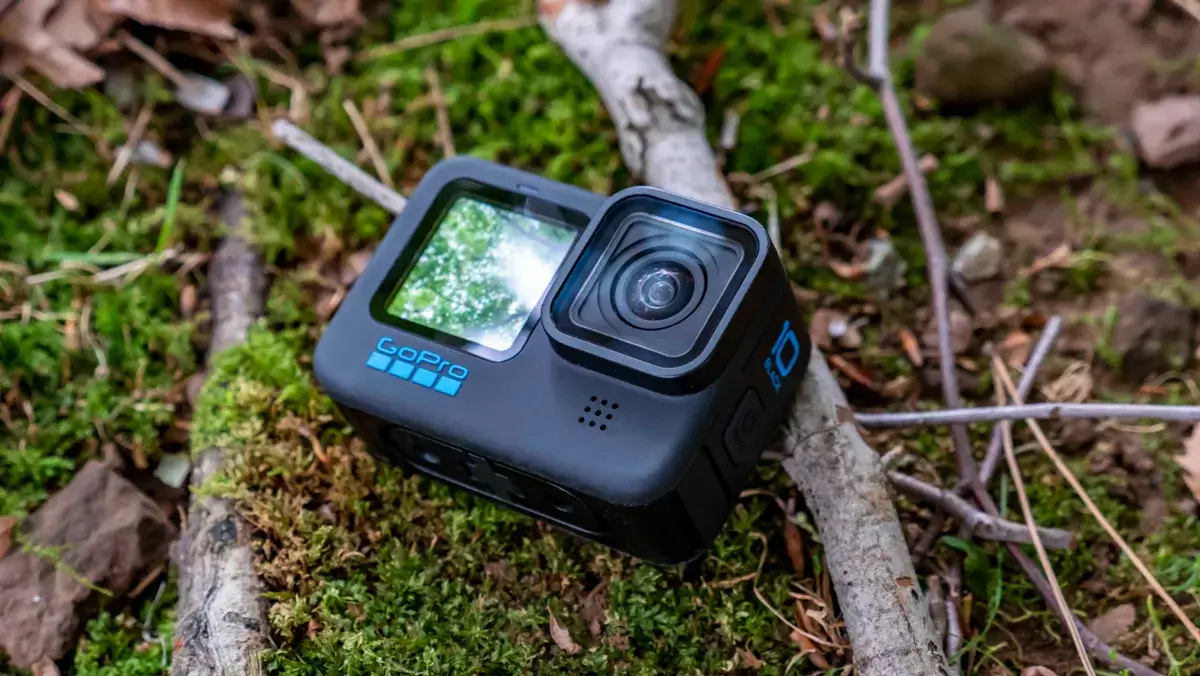 Với khả năng quay video độ phân giải 5.3K, GoPro Hero 10 vượt trội hơn hẳn so với khả năng ghi hình chỉ 4K của GoPro 9 trước đó.