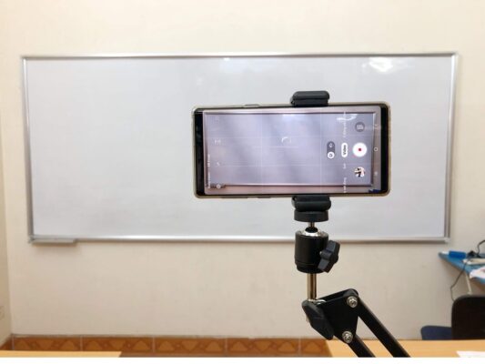 HT Camera Giá đỡ điện thoại livestream dạy học 1