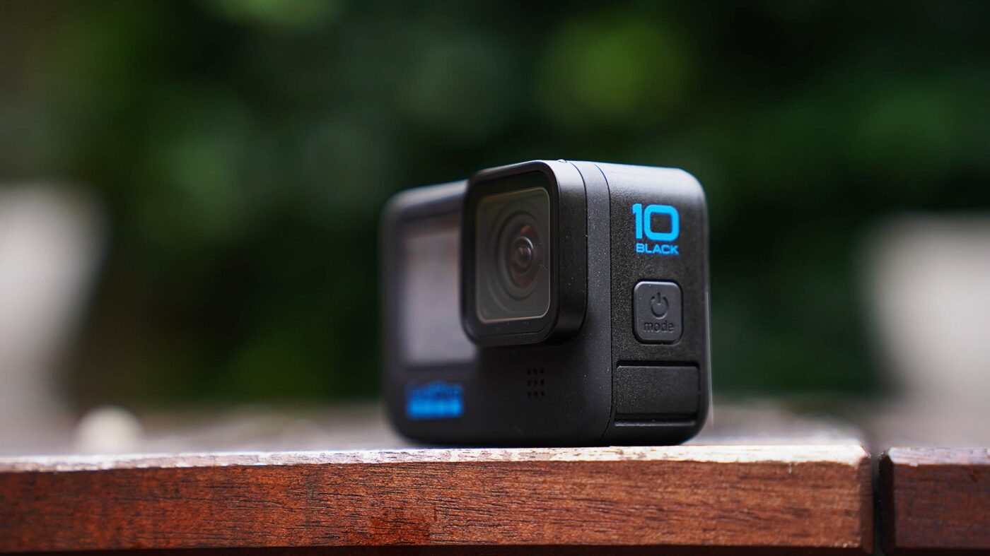 Cùng với phát sóng Webcam, GoPro cũng hỗ trợ phát trực tiếp trên các trang web như Facebook, YouTube, Twitch và các trang web khác. 