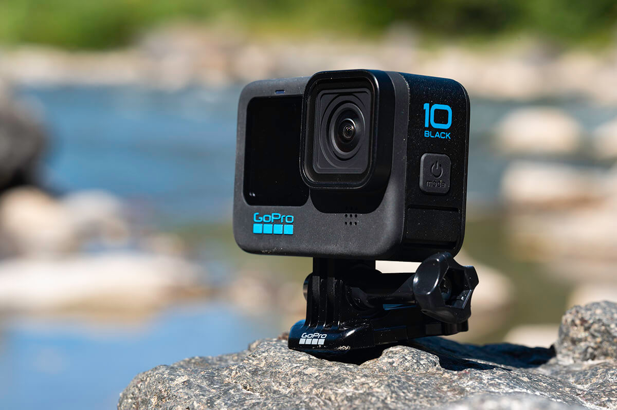 GoPro Hero 10 Balck được trang bị màn hình phía trước 1,4 inch và màn hình LCD phía sau