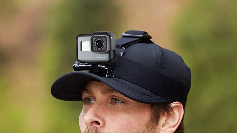 Dây đeo đầu Gopro được đặt trên đầu hoặc mũ bảo hiểm