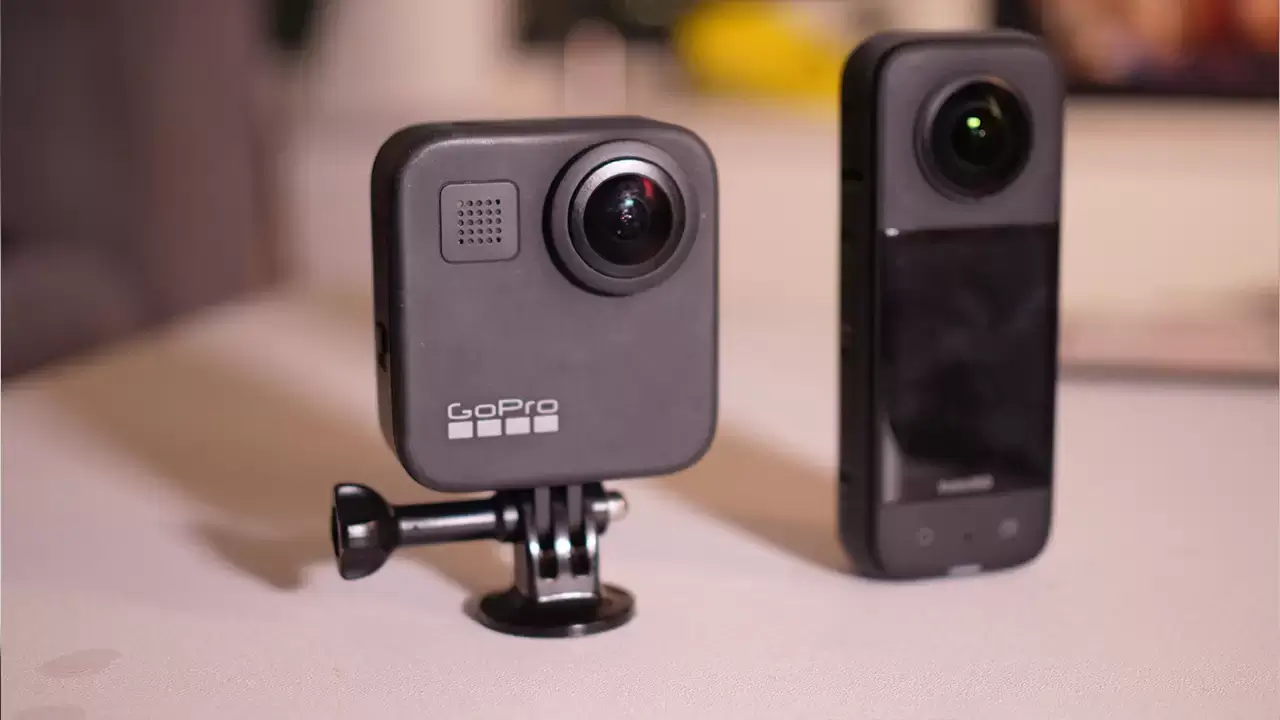 Insta360 x3 chống nước đạt chuẩn IPX8 ở độ sâu 10 mét. Thích hợp quay video tuyệt đẹp mà không cần dùng vỏ đựng.