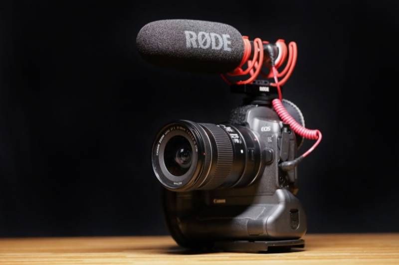 Rode VideoMic NTG là một micrô có khả năng thích ứng cao, tạo ra âm thanh tuyệt vời