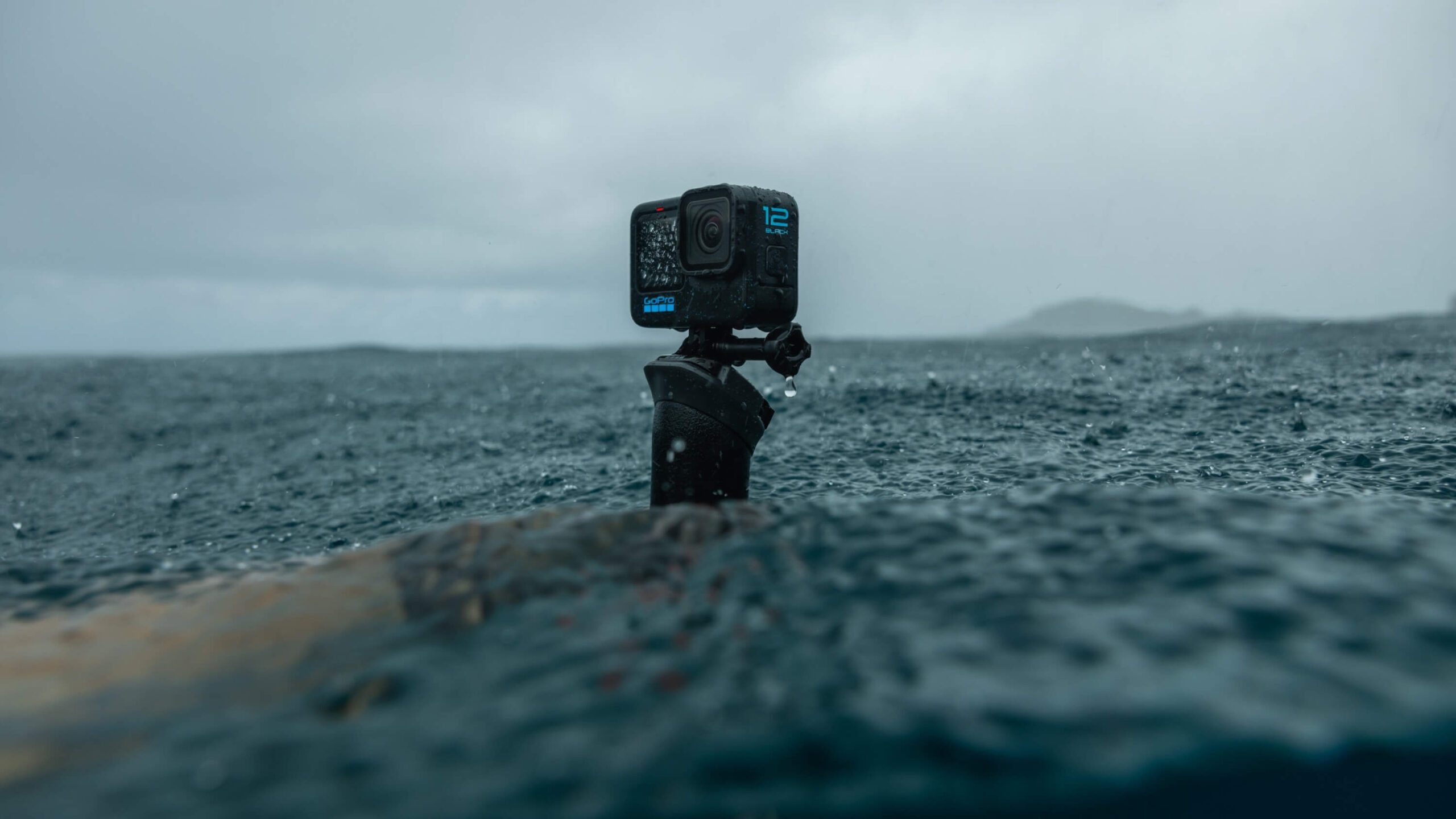Đánh giá camera hành động GoPro Hero 12 Black 17 tính năng Horizon Lock khi quay video cho phép di chuyển máy ảnh tự do mà vẫn giữ nguyên đường chân trời