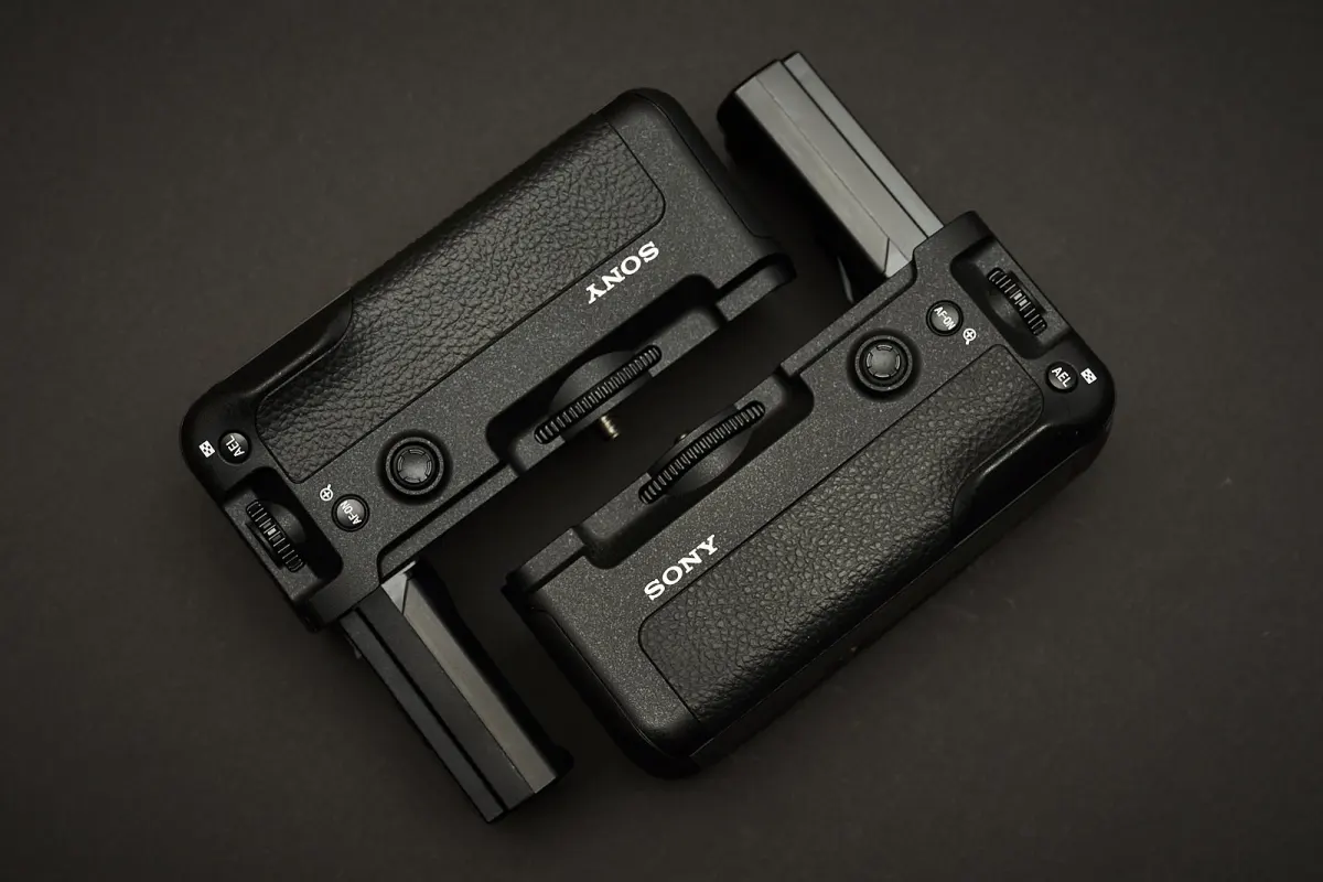 Báng Tay Cầm Dọc Sony VG-C3EM 22 Báng Tay Cầm Dọc Sony VG-C3EM