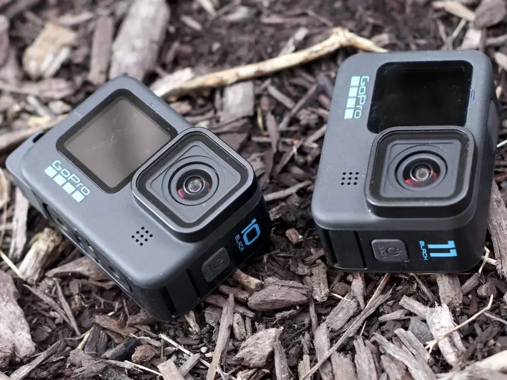 So sánh GoPro 11 vs GoPro 10: Những điểm khác biệt quan trọng cần biết 11 GoPro 11 sử dụng ống kính Prime 12mm có khẩu độ F2.8 còn GoPro 10 sử dụng ống kính Prime 16mm có khẩu độ F2.8.