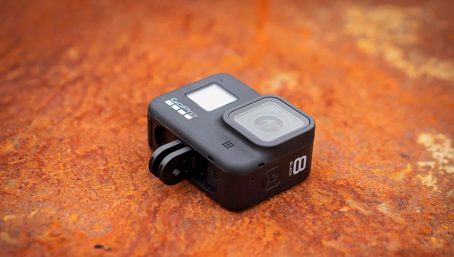 GoPro 11 có trọng lượng nặng hơn GoPro 8 một chút