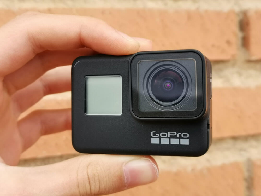 GoPro 7 có cảm biến CMOS kích thước 1/2.3 inch cỡ 12MP