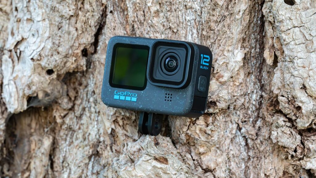 GoPro 12 thì có thiết kế giống GoPro 11