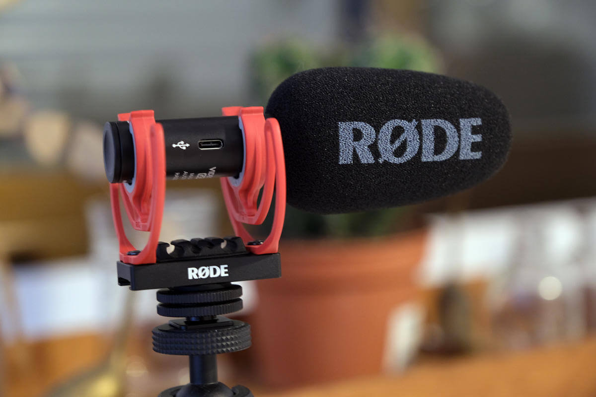 Rode VideoMic Go II được kết nối qua USB với máy tính của tôi, micrô thu được âm thanh tròn trịa khi nó cách miệng khoảng 45 cm/18-inch và đầu vào của nó là vào khoảng nửa đường.