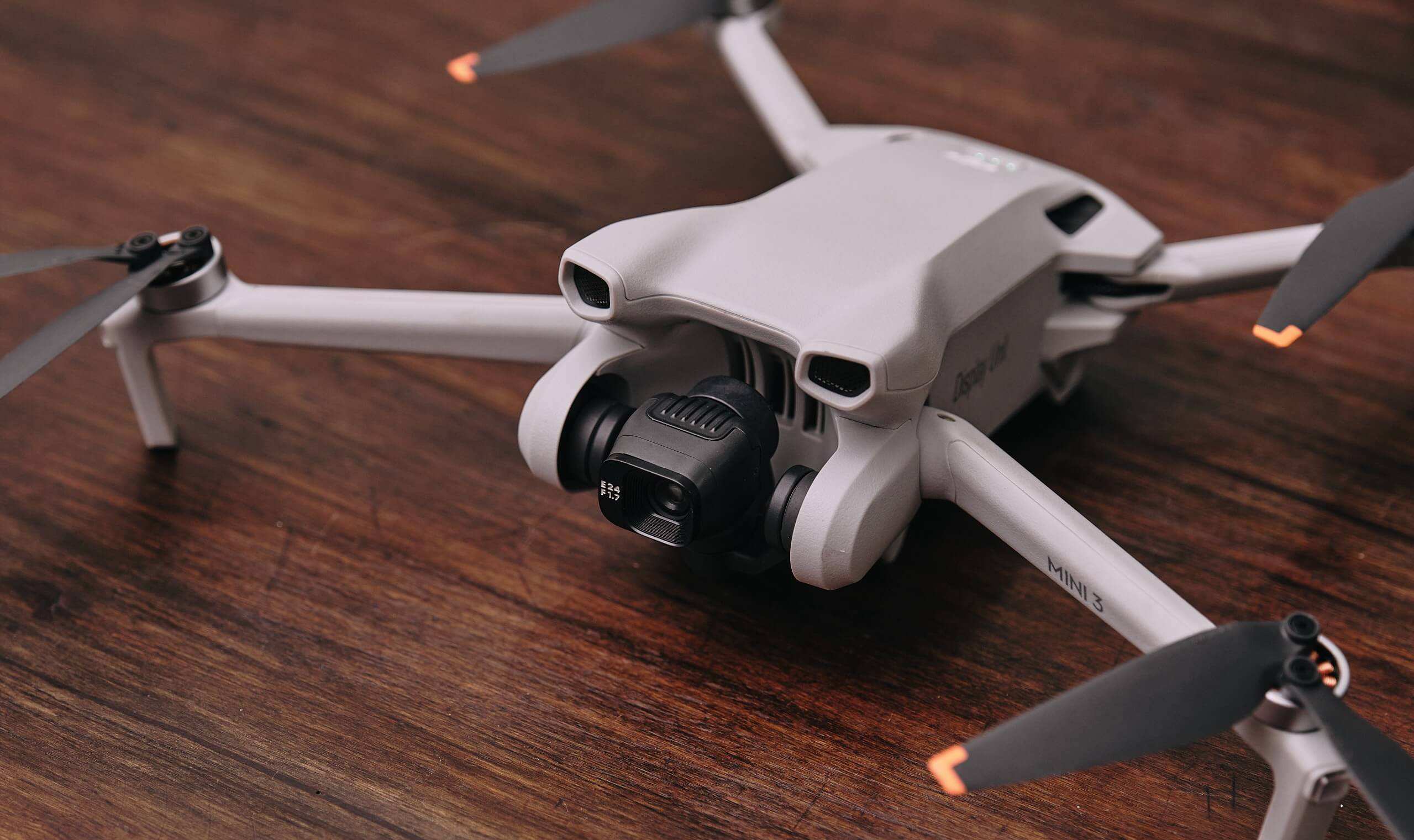 DJI Mini 3 hỗ trợ quay video chất lượng 4K/30fps ở chế độ HDR giống với phiên bản tiền nhiệm.