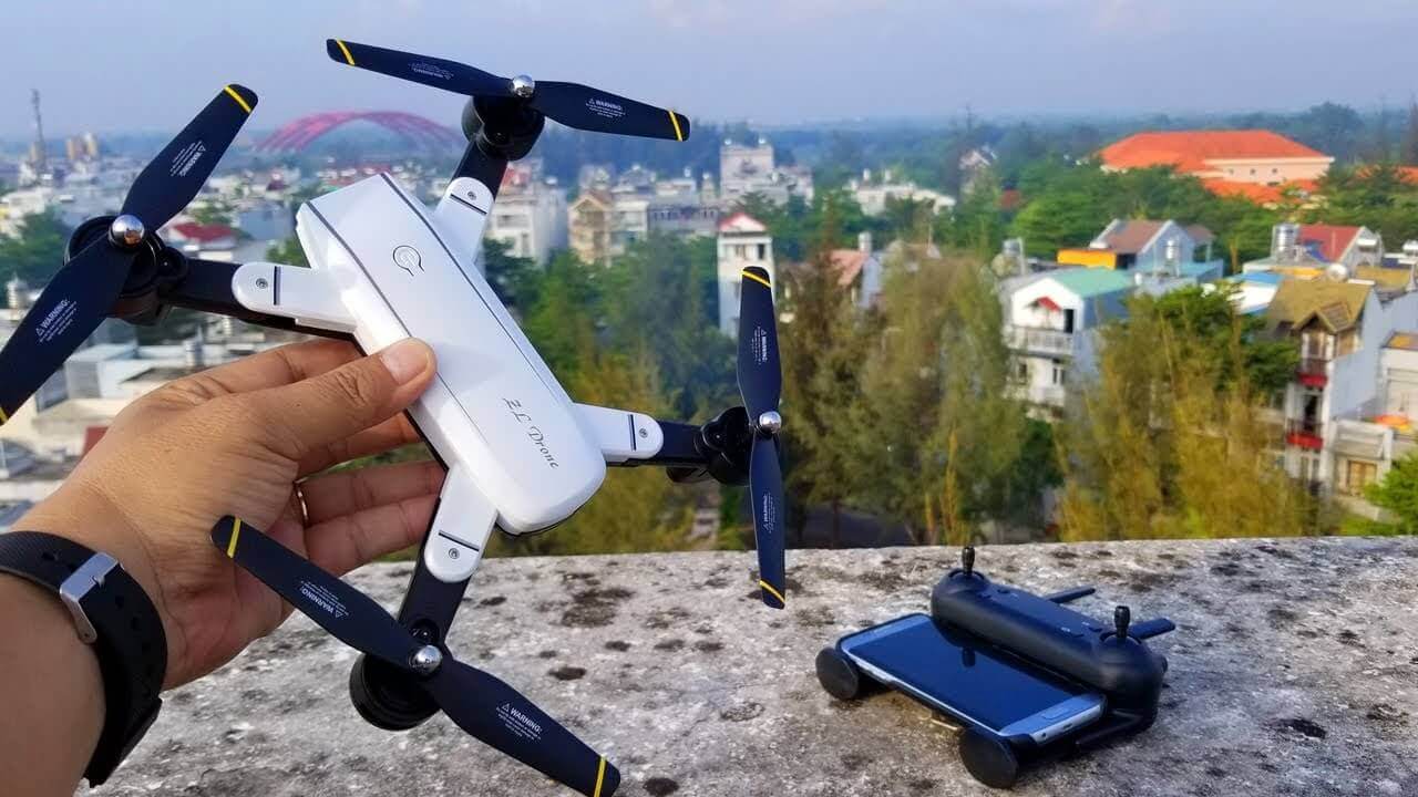 Nếu bạn đang băn khoăn không biết nên mua flycam dưới 2 triệu nào tốt nhất thì không thể không tham khảo Flycam SG700