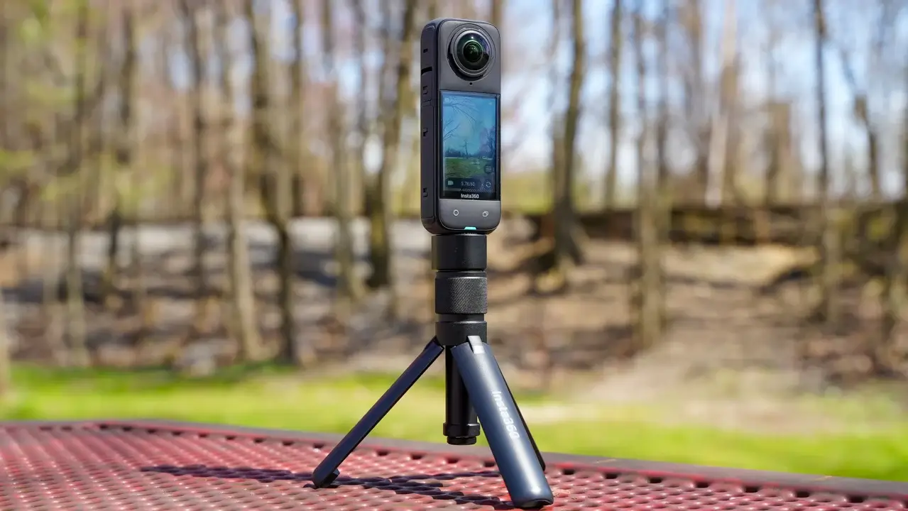 Insta360 X4 được nâng cấp đáng kể, có khả năng quay video 360 độ với chất lượng 8K/30fps