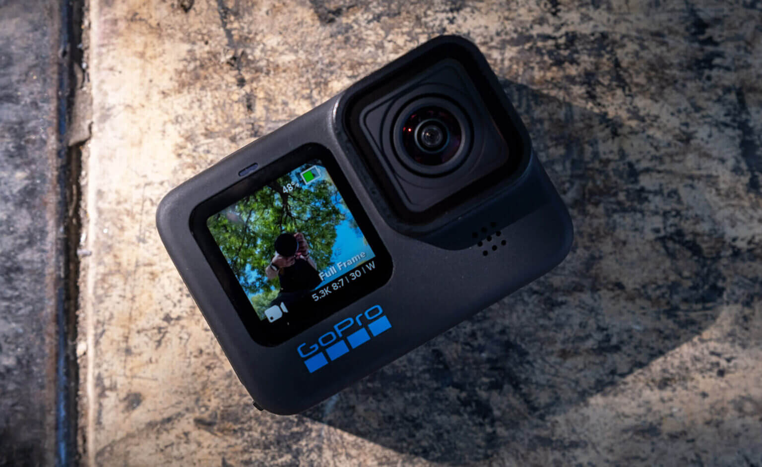 GoPro là thương hiệu máy ảnh và máy quay phim được biết đến khắp thế giới.