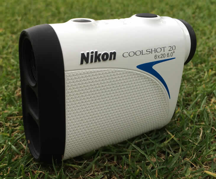 Ống nhòm đo khoảng cách Nikon CoolShot 20 là có kích thước nhỏ gọn nhất trong dòng ống nhòm chơi Golf của NiKon