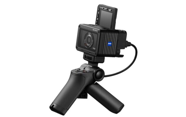 may anh sony rx0 mark ii 4