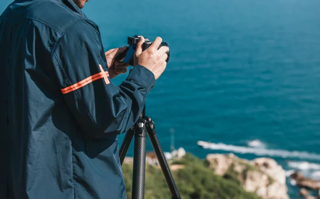 TRIPOD VỚI GIMBAL: CHỌN CÁI NÀO CHO NHU CẦU QUAY VIDEO 6 Tripod với Gimbal