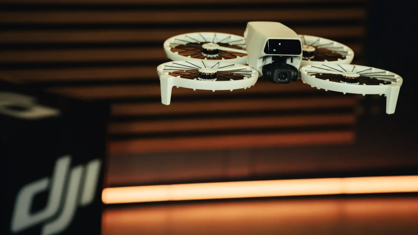 TOP DRONE CÓ CHẾ ĐỘ TỰ BAY THEO NGƯỜI TỐT NHẤT 11 New Blog Poster Image Template 27