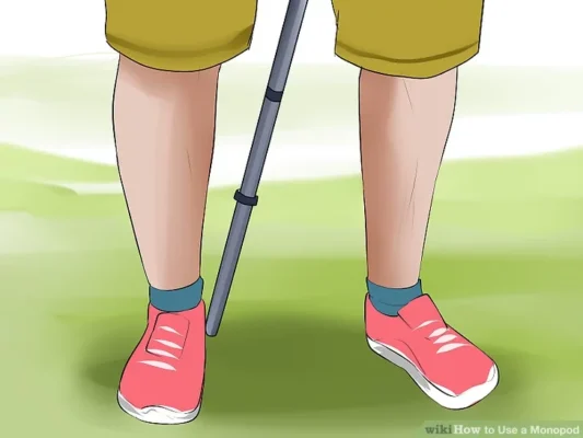 aid1354449 v4 728px Use a Monopod Step 3 Version 2.jpg