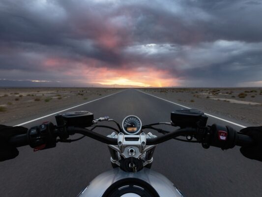 Motorcycle 13.5 Stops Dynamic Range 13.5挡动态范围 Shot on