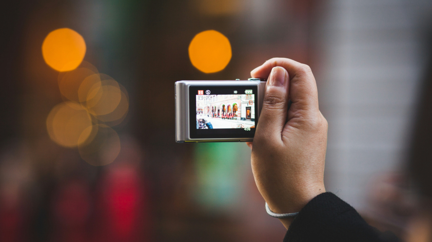 MÁY ẢNH KỸ THUẬT SỐ HOẠT ĐỘNG NHƯ THẾ NÀO ? 3 ludde lorentz PeUonBXRH6o unsplash 1 tuya