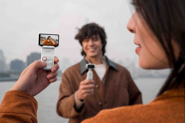 Insta360 Luna Ultra 35 ra mat Insta360 Luna Ultra 5 2048x1365 1